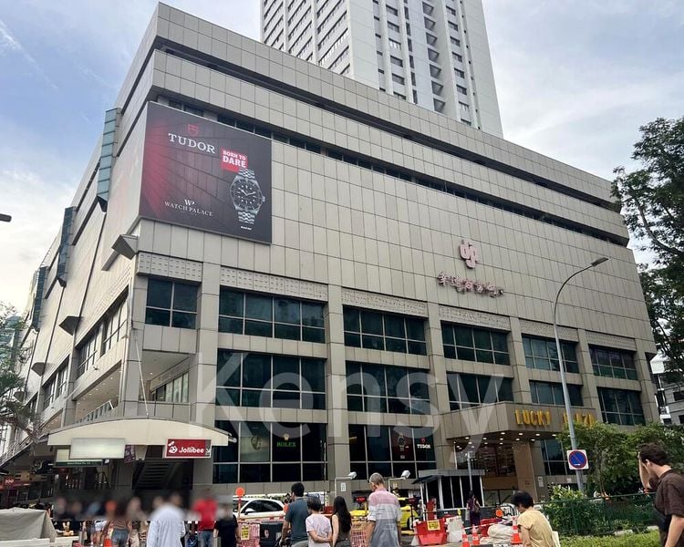 Mall Shop for Rent: Lucky Plaza - Image 1