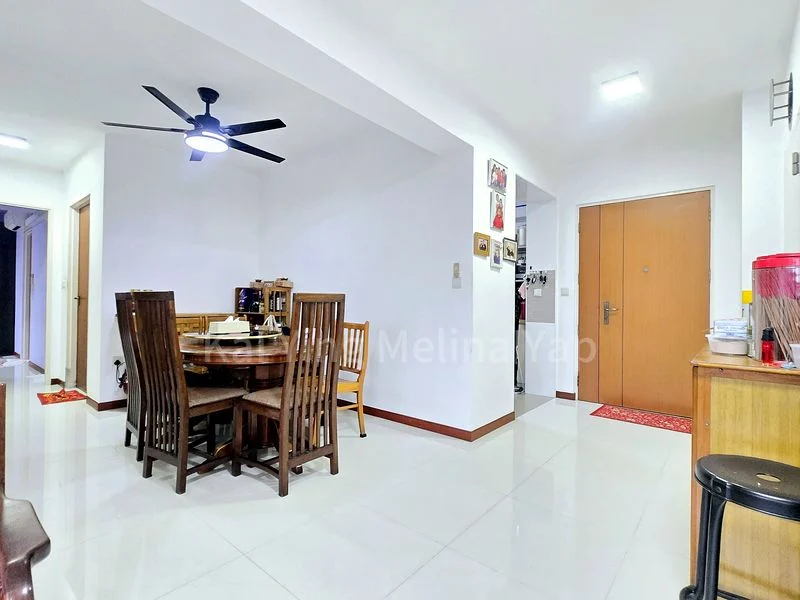 4 Room (4A) HDB for Sale in 513C Yishun Street 51 - Image 5