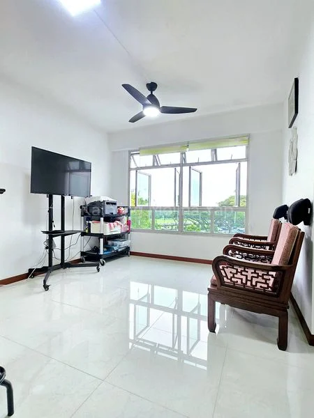 4 Room (4A) HDB for Sale in 513C Yishun Street 51 - Image 1