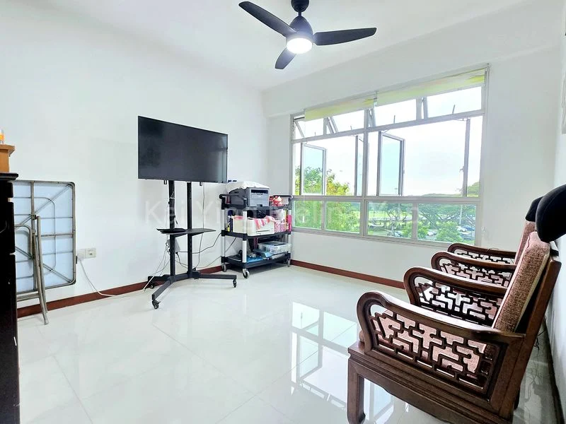4 Room (4A) HDB for Sale in 513C Yishun Street 51 - Image 2
