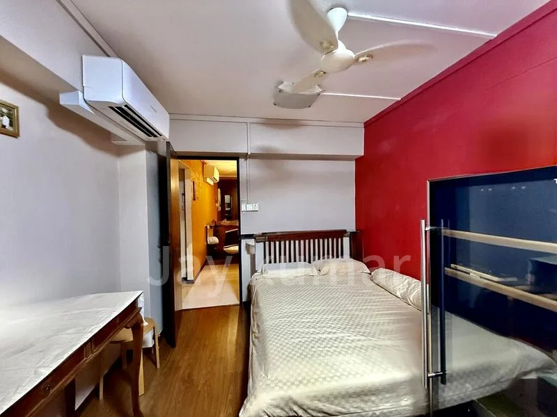 5 Room (5I) HDB for Sale in 261A Sengkang East Way - Image 4