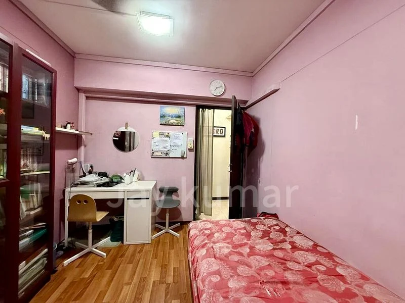 5 Room (5I) HDB for Sale in 261A Sengkang East Way - Image 5