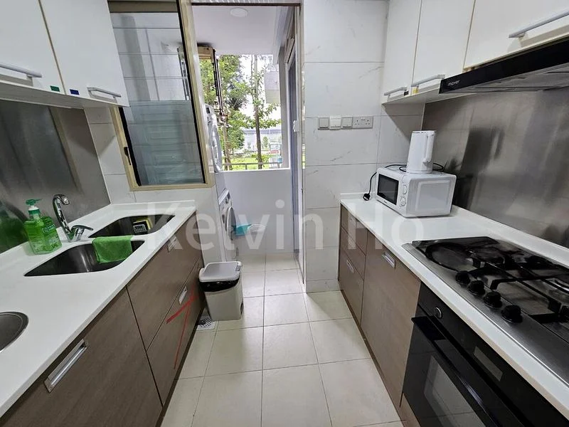 Common Room (Condo) for Rent in The Estiva - Image 5