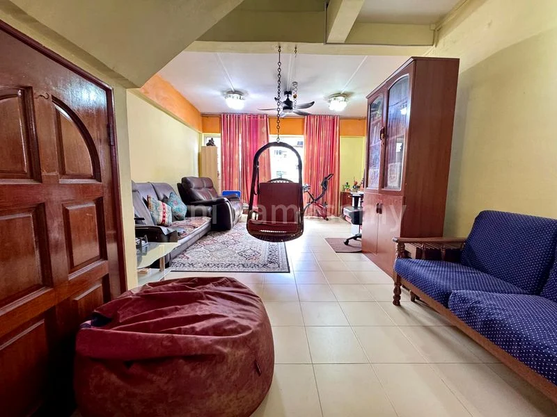 Maisonette HDB for Sale in 231 Hougang Street 21 - Image 1