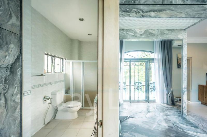 6 Bed Bungalow (Landed) for Sale in  Queen's Road - Image 8