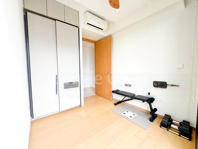 3 Bed Condo for Sale in  Midwood - Image 8