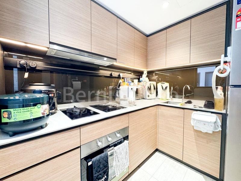 3 Bed Condo for Sale in  Midwood - Image 11