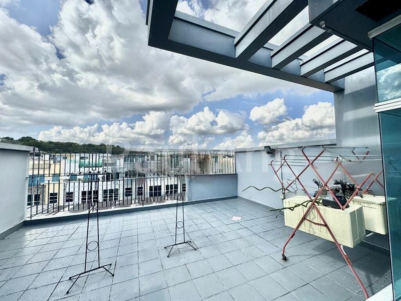 7 Bed Terraced House (Landed) for Sale in  The Springside - Image 4