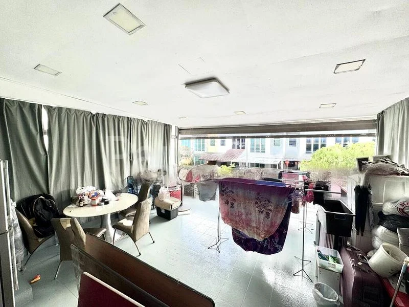 7 Bed Terraced House (Landed) for Sale in  The Springside - Image 2