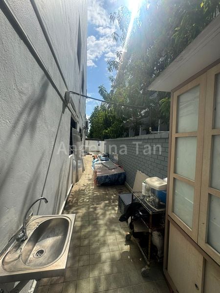 4 Bed Corner Terrace (Landed) for Sale around Still Road - Image 3