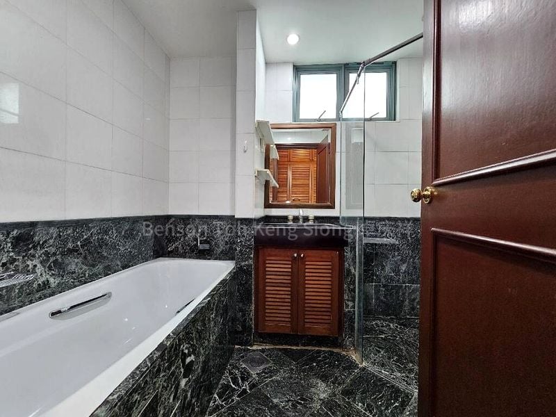 3 Bed Condo for Rent in  Fifth Avenue Condominium - Image 1