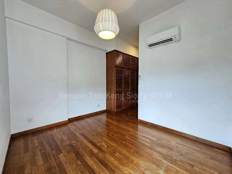 3 Bed Condo for Rent in  Fifth Avenue Condominium - Image 2