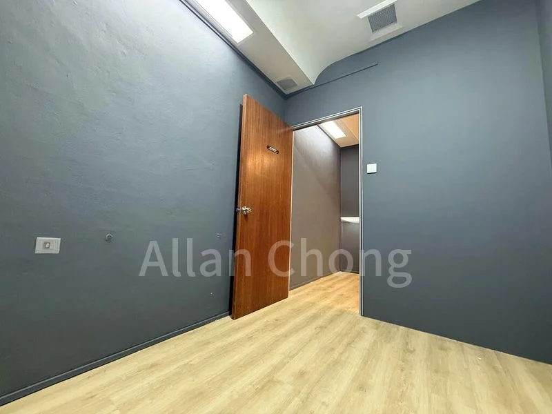 Shop / Shophouse for Rent: Katong Shopping Centre - Image 4
