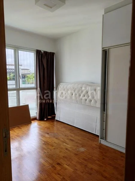 5 Bed Executive Condo for Rent in  Forestville - Image 9