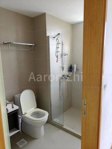 5 Bed Executive Condo for Rent in  Forestville - Image 8