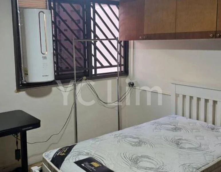 Common Room (HDB) for Rent in  709 Hougang Avenue 2 - Image 1