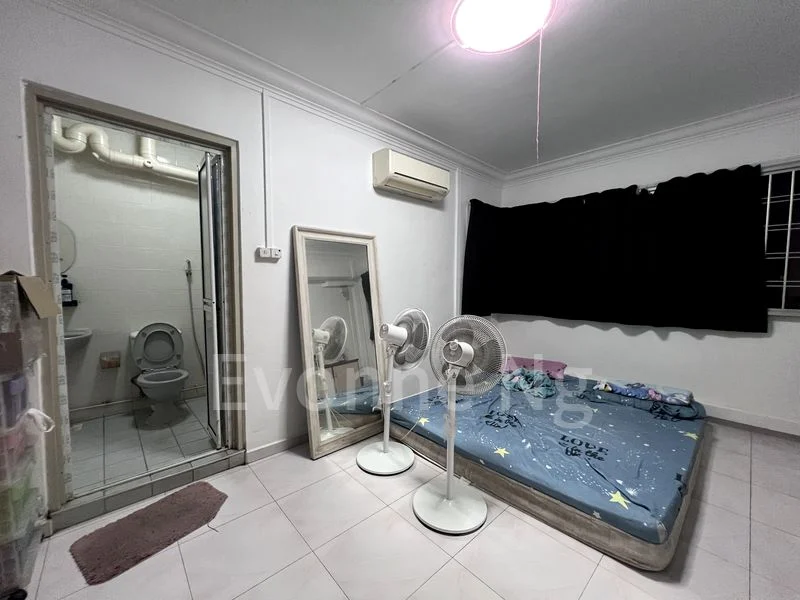 4 Room (4I) HDB for Rent in 231 Compassvale Walk - Image 2