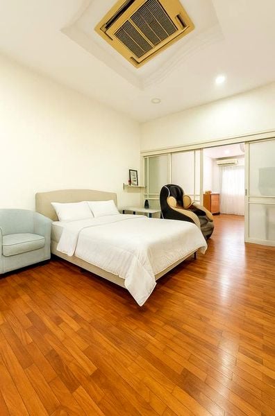 5 Bed Semi-Detached House (Landed) for Sale in  Mistral Park - Image 4