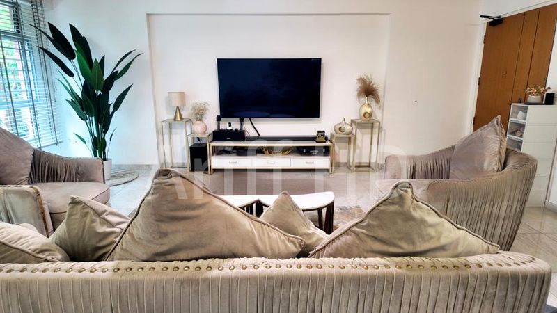 5 Room (5I) HDB for Sale in  435C Bukit Batok West Avenue 5 - Image 2