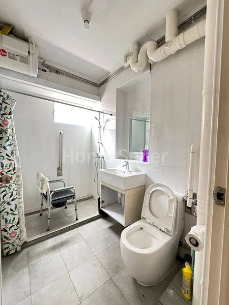 Executive HDB for Sale in 148 Mei Ling Street - Image 9