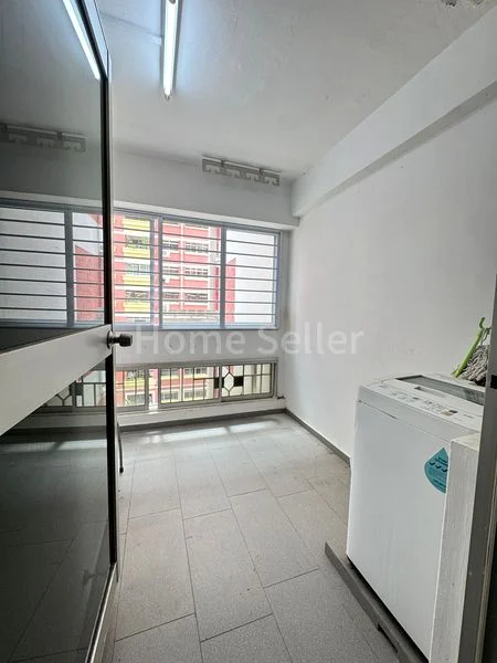Executive HDB for Sale in 148 Mei Ling Street - Image 8