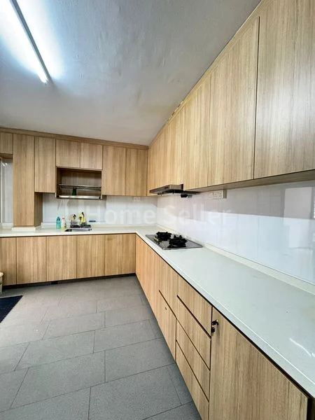 Executive HDB for Sale in 148 Mei Ling Street - Image 7