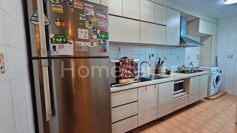 Executive HDB for Sale in 182 Edgefield Plains - Image 6