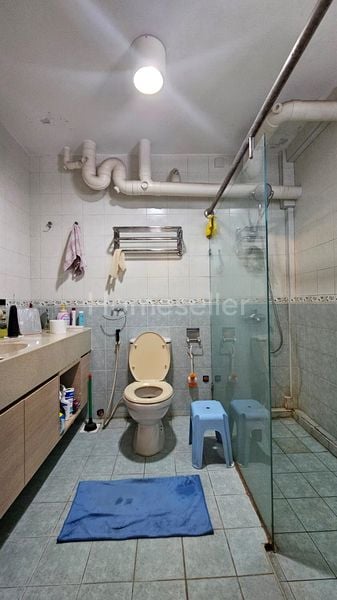 Executive HDB for Sale in 182 Edgefield Plains - Image 8