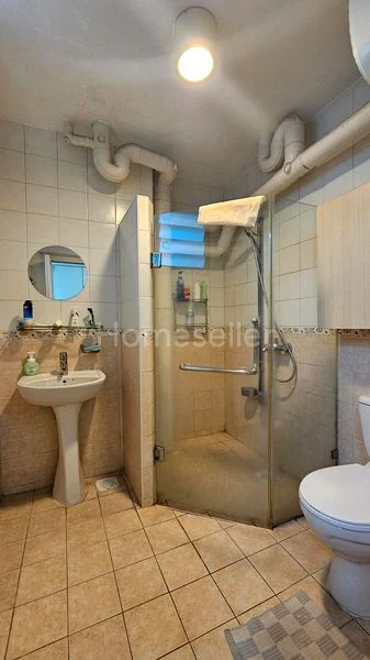 Executive HDB for Sale in 182 Edgefield Plains - Image 7