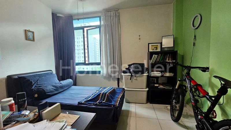 Executive HDB for Sale in 182 Edgefield Plains - Image 4