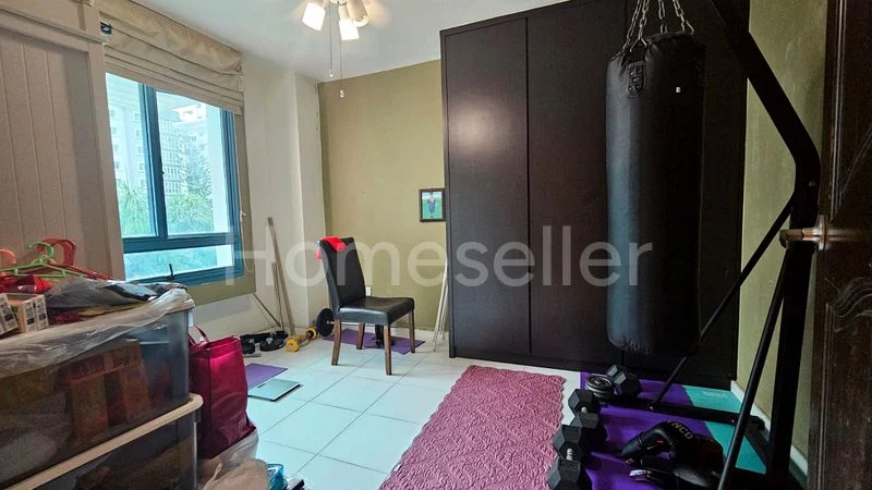 Executive HDB for Sale in 182 Edgefield Plains - Image 5