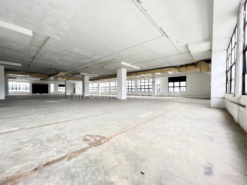 Factory / Workshop (B2) for Rent: 4.5m Ceiling I 6 Loading Bays I 3x3 Tonnes Cargo Lifts I Carpentry Shop - Image 3