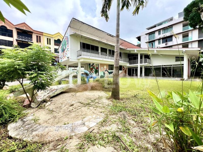 6 Bed Bungalow (Landed) for Sale in  Hillside Drive - Image 1