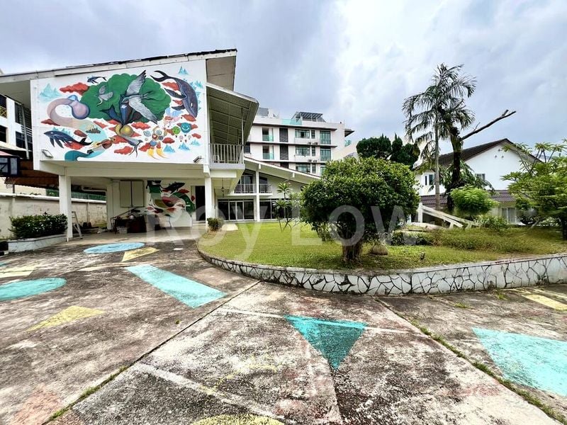 6 Bed Bungalow (Landed) for Sale in  Hillside Drive - Image 3