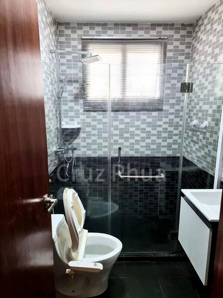 3 Bed Apartment (Condo) for Sale in Harbourlights - Image 6