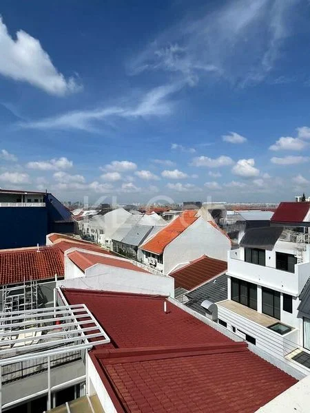 Shop / Shophouse for Sale: Ground Floor Freehold Shop House on East Coast - Image 3