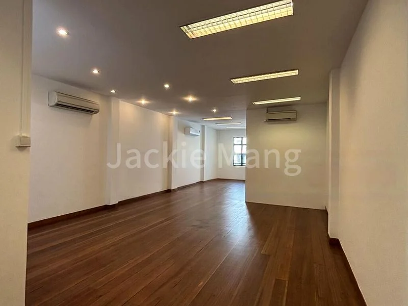 Shop / Shophouse for Rent: 72 Tras Street, Available Now! - Image 3