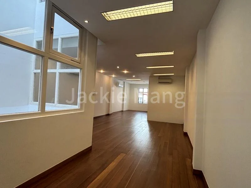 Shop / Shophouse for Rent: 72 Tras Street, Available Now! - Image 2