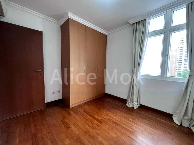 3 Bed Apartment (Condo) for Rent in  The Balmoral Spring - Image 4