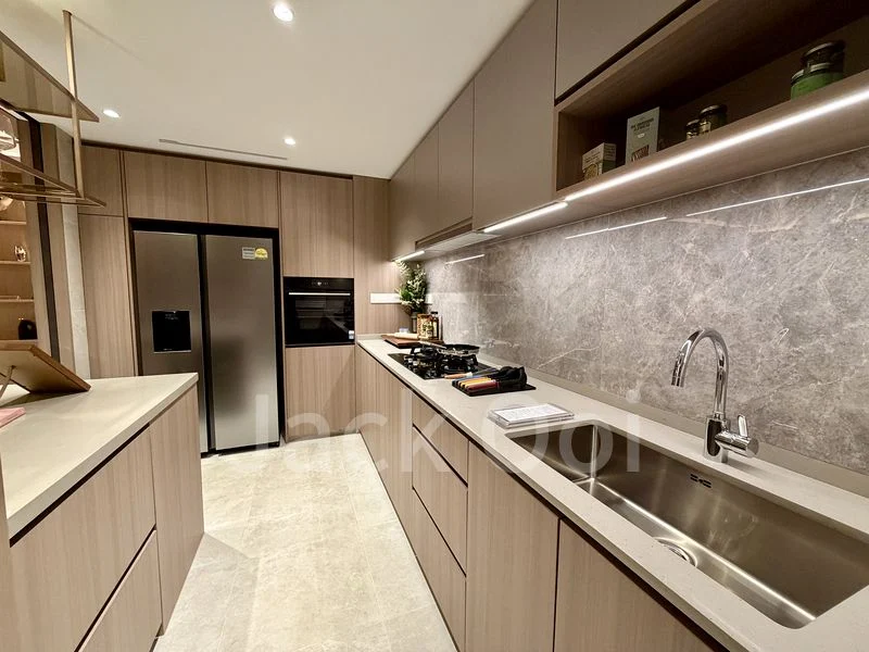 4 Bed Condo for Sale in Parktown Residence - Image 5