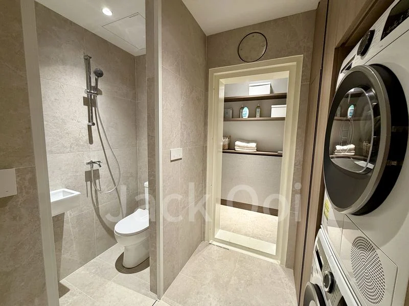 4 Bed Condo for Sale in Parktown Residence - Image 4