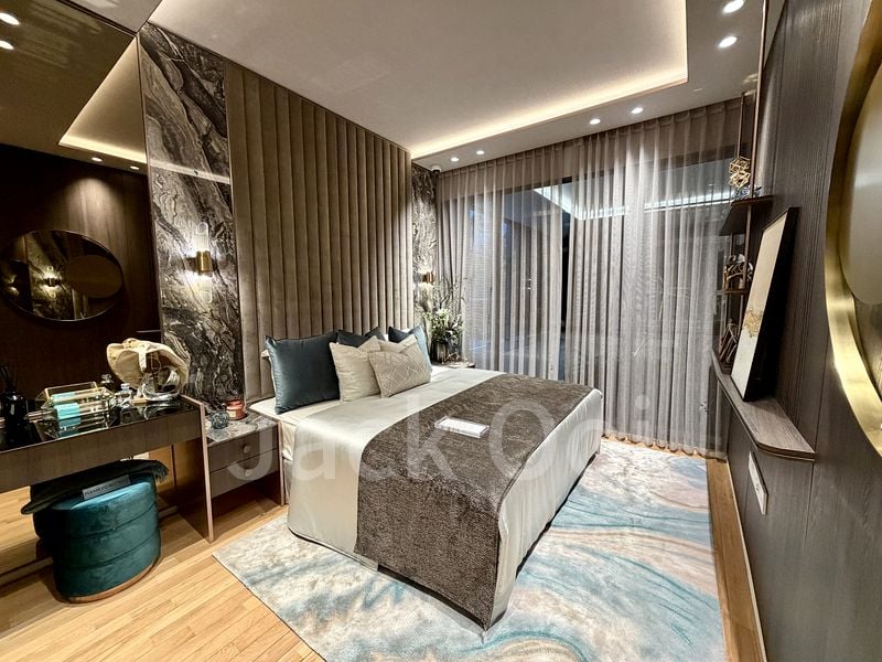 4 Bed Condo for Sale in Parktown Residence - Image 3