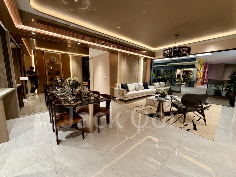 4 Bed Condo for Sale in Parktown Residence - Image 7