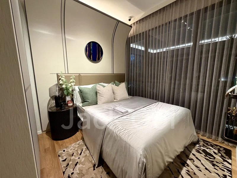 4 Bed Condo for Sale in Parktown Residence - Image 8