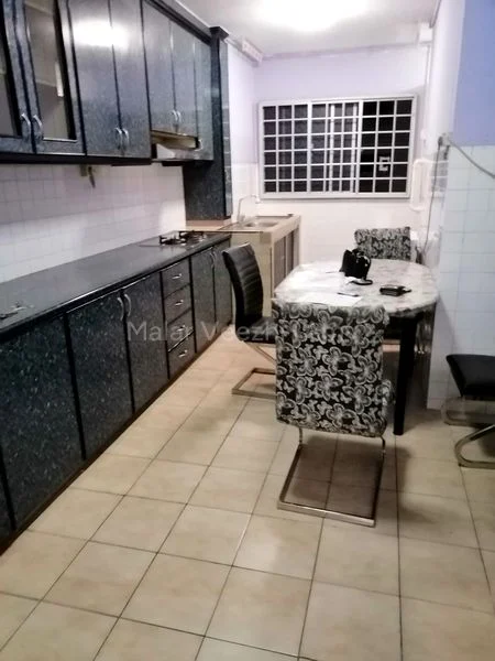 4 Room (4A) HDB for Rent in  219 Jurong East Street 21 - Image 4