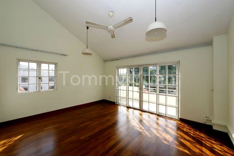 6 Bed Corner Terrace (Landed) for Rent in  Dunman Lane - Image 3