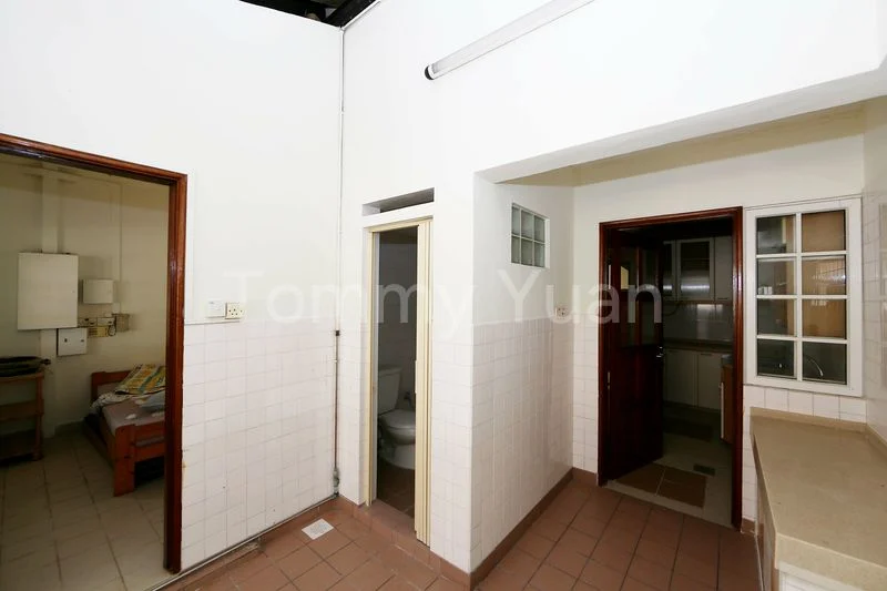 6 Bed Corner Terrace (Landed) for Rent in  Dunman Lane - Image 11