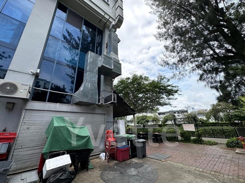 Food & Beverage for Sale: Grandlink Square - Image 1