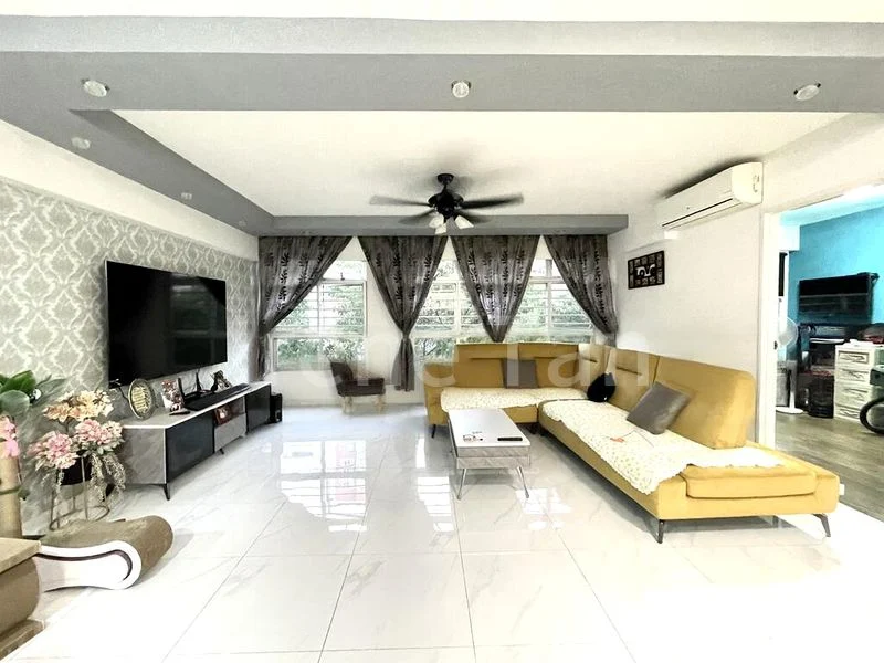 5 Room (5I) HDB for Sale in  442A Bukit Batok West Avenue 8 - Image 1