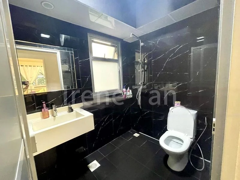 5 Room (5I) HDB for Sale in  442A Bukit Batok West Avenue 8 - Image 8
